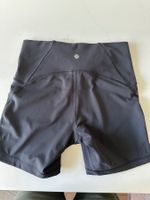 Lululemon Shorts black size 8/M LIKE NEW