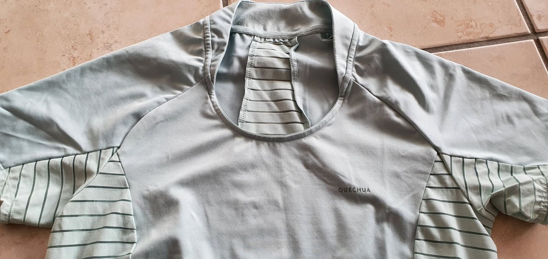 T-shirt: T-shirt Quechua S – Nuovo (secondo la descrizione) da Moutier venduto da Matteoleroux 1