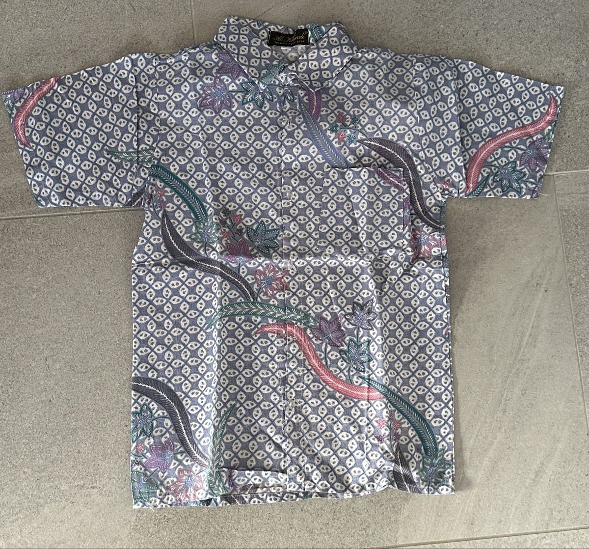 Chemises, T-shirts & Polos: Batik Hemd, Grösse 140 – D'occasion à Fahrwangen par lya_n6l6