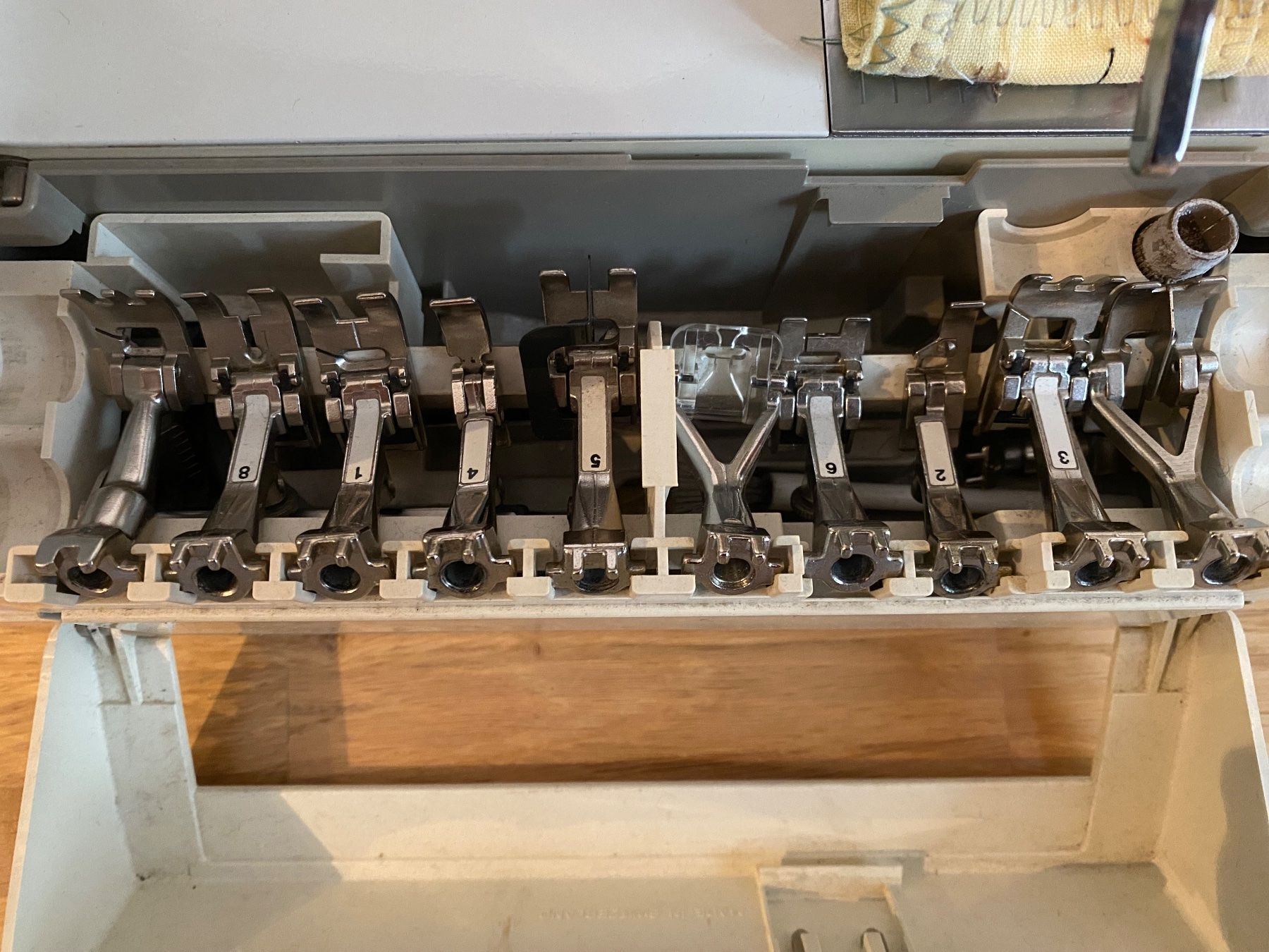 Bernina Macchine da cucire: Bernina 1130 - Nähmaschine – Usato da Rotkreuz venduto da mia_dc2r 5