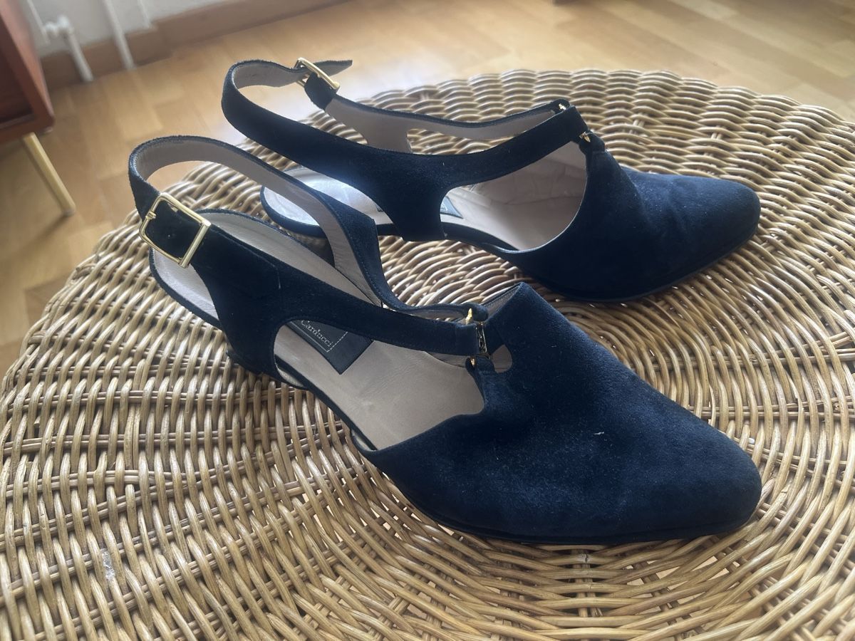 Scarpe da donna: Vintage Leder Sandalen – Usato da Zürich venduto da laribuechel