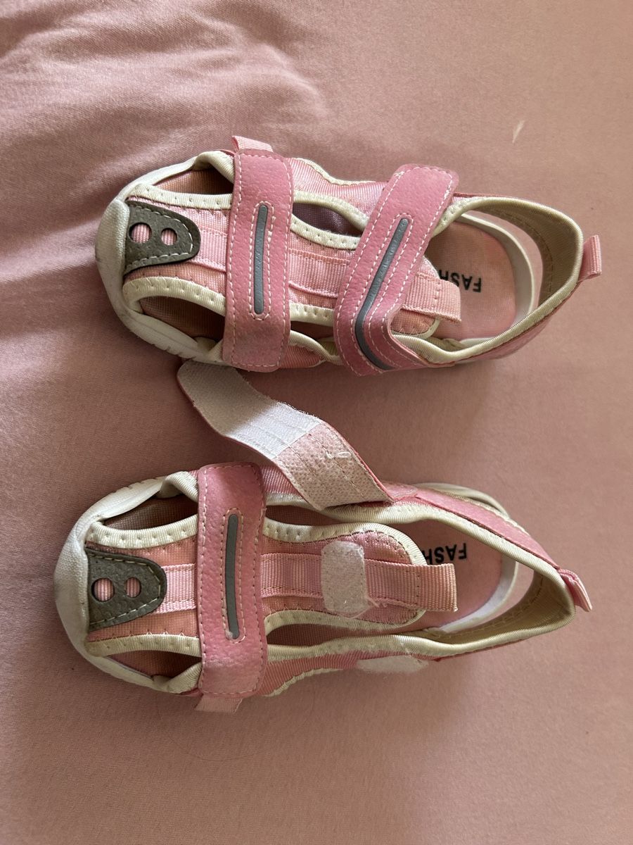 Chaussures filles: Sandalen Grösse 29 – D'occasion à Sarmenstorf par ramoeneli