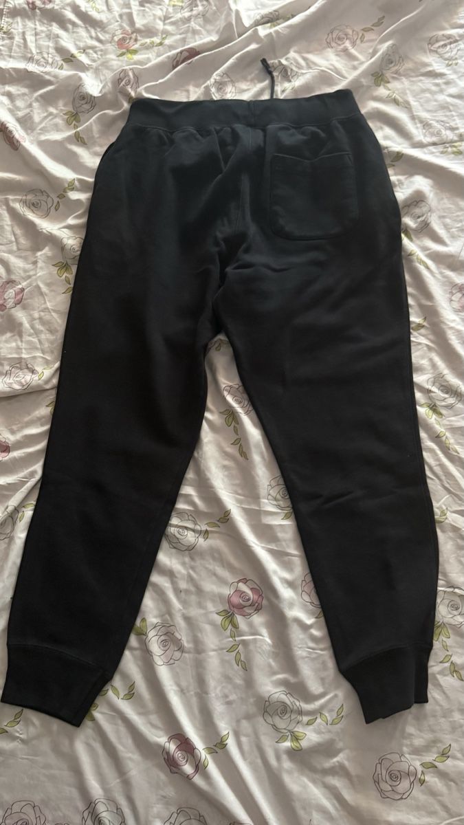 Champion Pantaloni: Jogging champion  – Usato da Biel/Bienne venduto da glaewynnshop 3