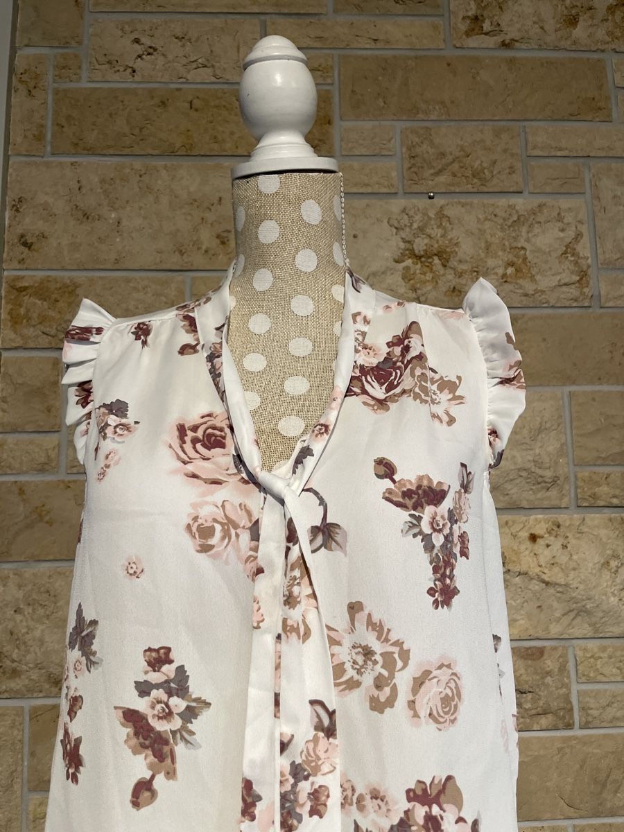 H&M Lotti di vestiti: Kleiderpacket SommerBluse Blumenmuster Gr.M schickeHose Gr38 – Usato da Henggart venduto da Engelsi 4