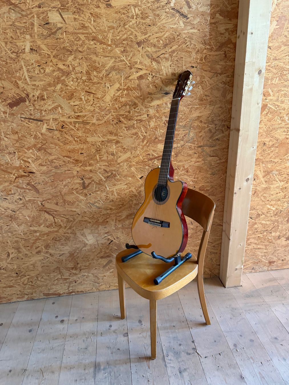 Musikinstrumente: E-Gitarre ab 1.- – Gebraucht aus Grenchen von Design-Outlet 2