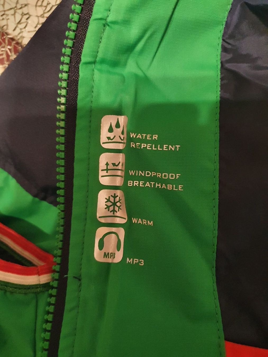 Fila Giacche: Fila Gr. S – Usato da Luzern venduto da Edii025 6
