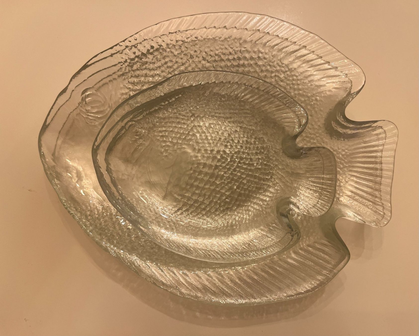 Teller: Glasteller in Fischform – Gebraucht aus Bern von golden_tiger_120