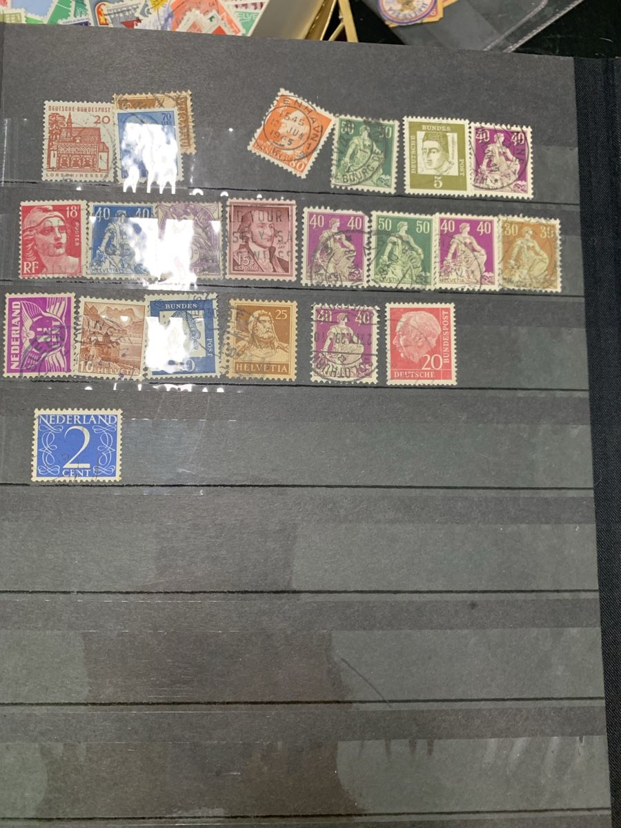 Tous les timbres: Briefmarken Album Konvolut  – D'occasion à Aefligen par vw-golf 4