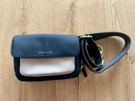 Kapten & Son Bauchtasche „Visby Cream Black“