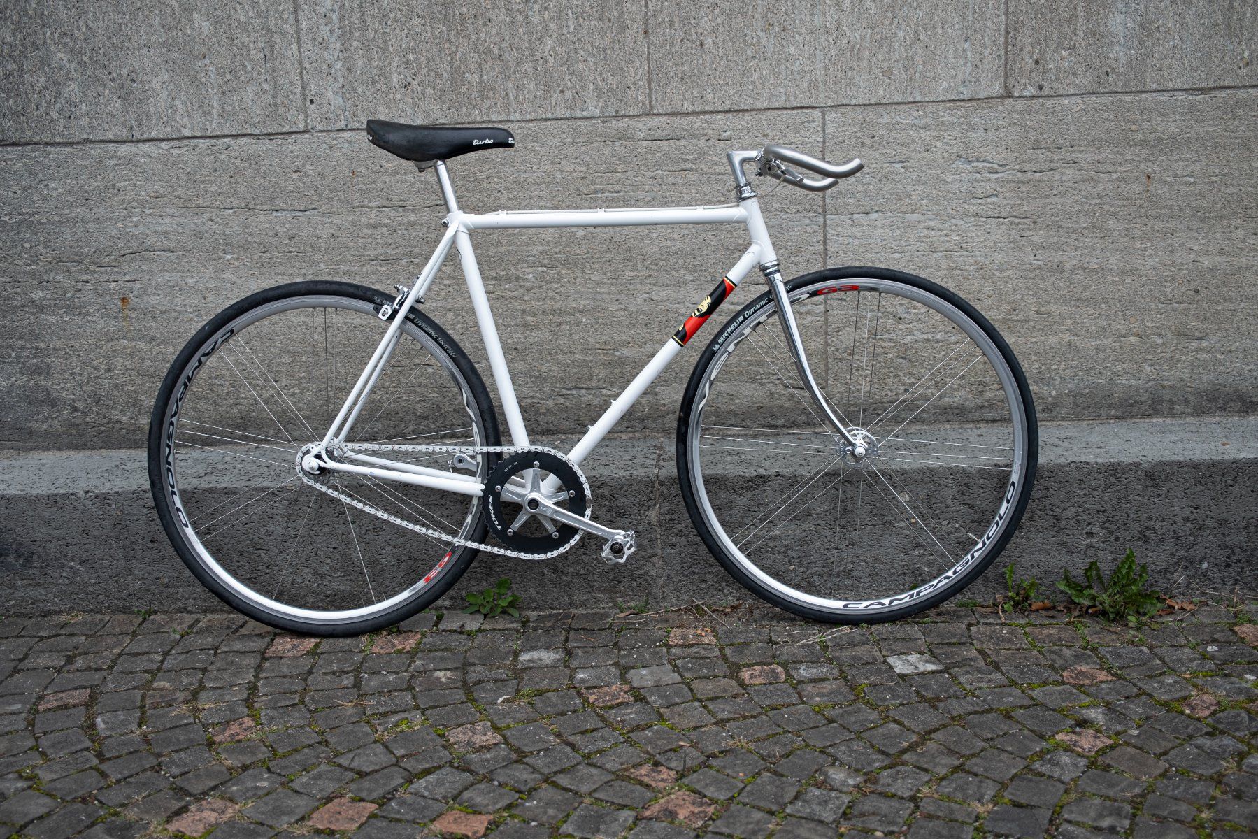 Campagnolo Biciclette: Weisses Singlespeed Velo mit Campagnolo Komponenten – Usato da Zürich venduto da joe-c