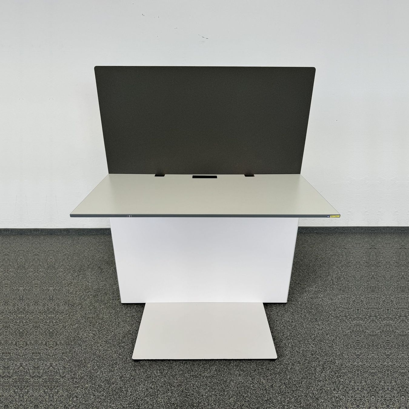 Lista Schreibtische: Lista Office LO Workstation Schreibtisch – Gebraucht aus Schönenwerd von mcofficeshop