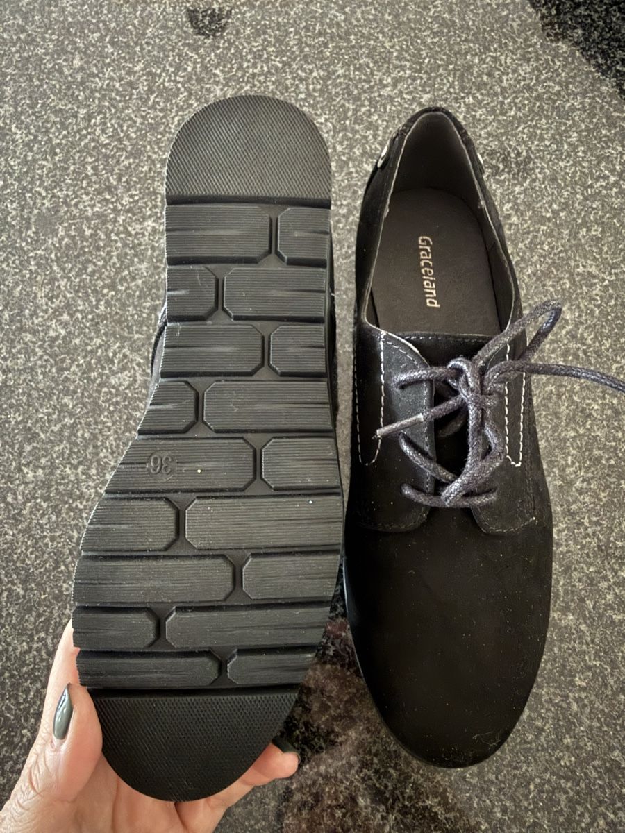Graceland Scarpe da donna: Chaussure noire basse neuve 36 – Nuovo (secondo la descrizione) da Biel/Bienne venduto da Abeille01