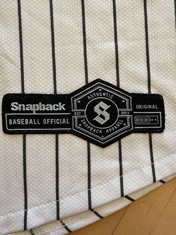 Hemden: Baseball Shirt Snapback weiss schwarz  Grösse L – Gebraucht aus Buchs AG von Cres3 2