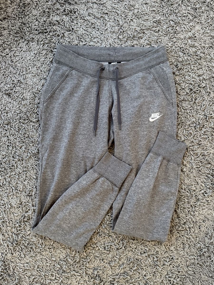 Nike Hosen: Nike Hose grau – Neu (gemäss Beschreibung) aus Frümsen von laura002 1