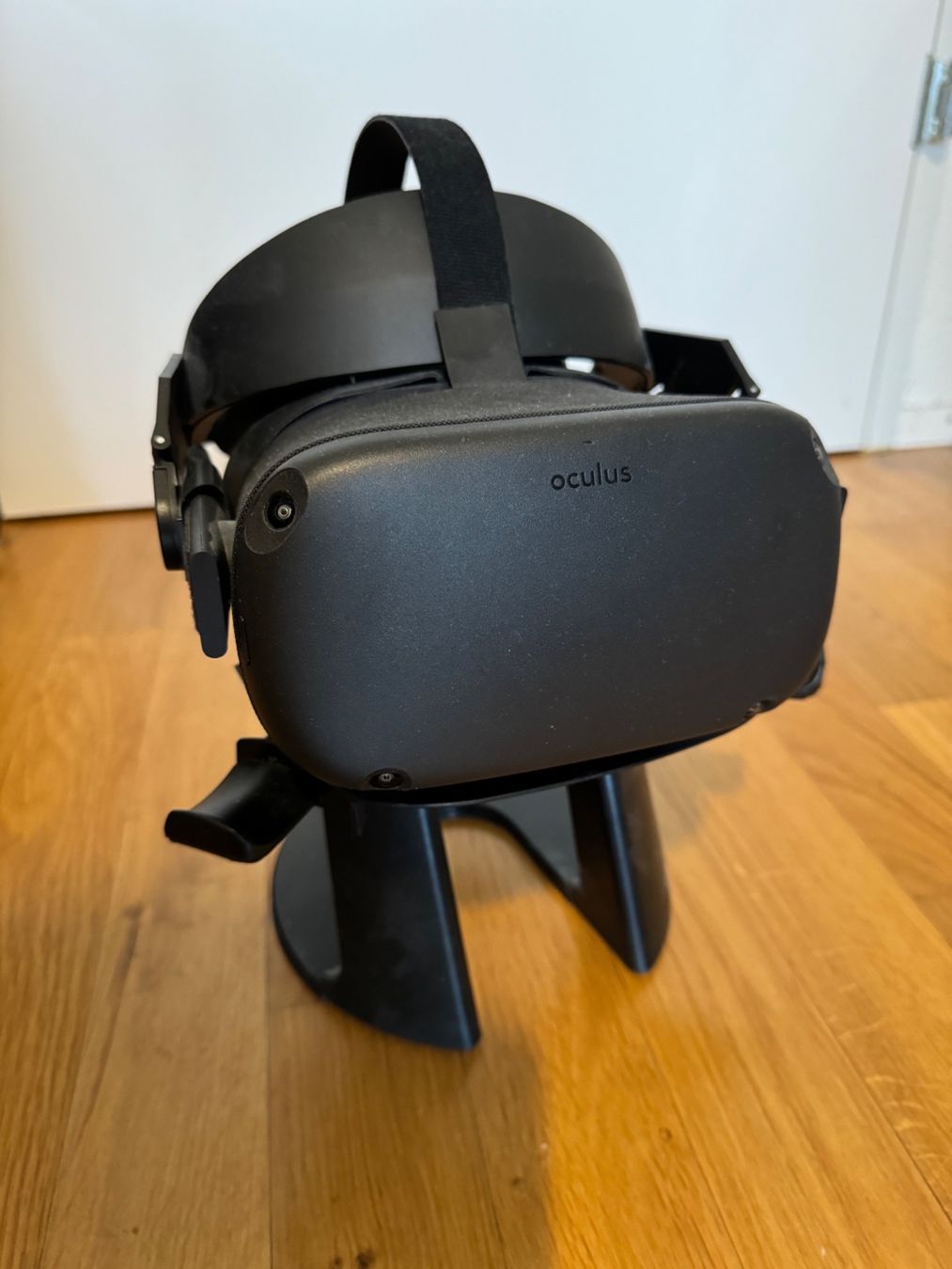 Meta Sonstiges Zubehör: Oculus Quest (Meta Quest) 1st Gen 64GB set – Gebraucht aus Dübendorf von