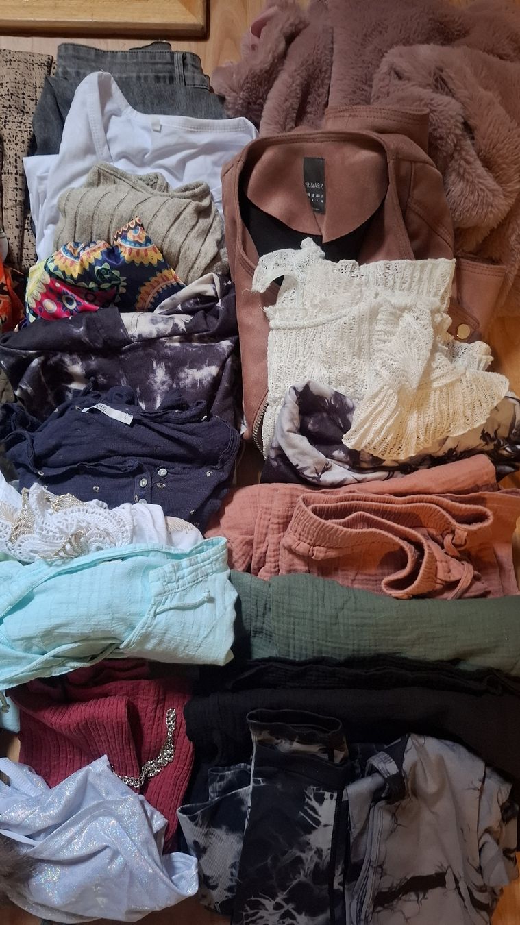Lots de vêtements: Kleiderpaket 36/38 – D'occasion à Ebnat-Kappel par Aibur 2