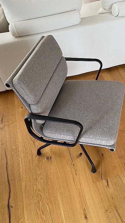 Vitra Sedie: Vitra Eames Soft Pad Chair EA208 – Usato da Bassersdorf venduto da ZentnerM 1