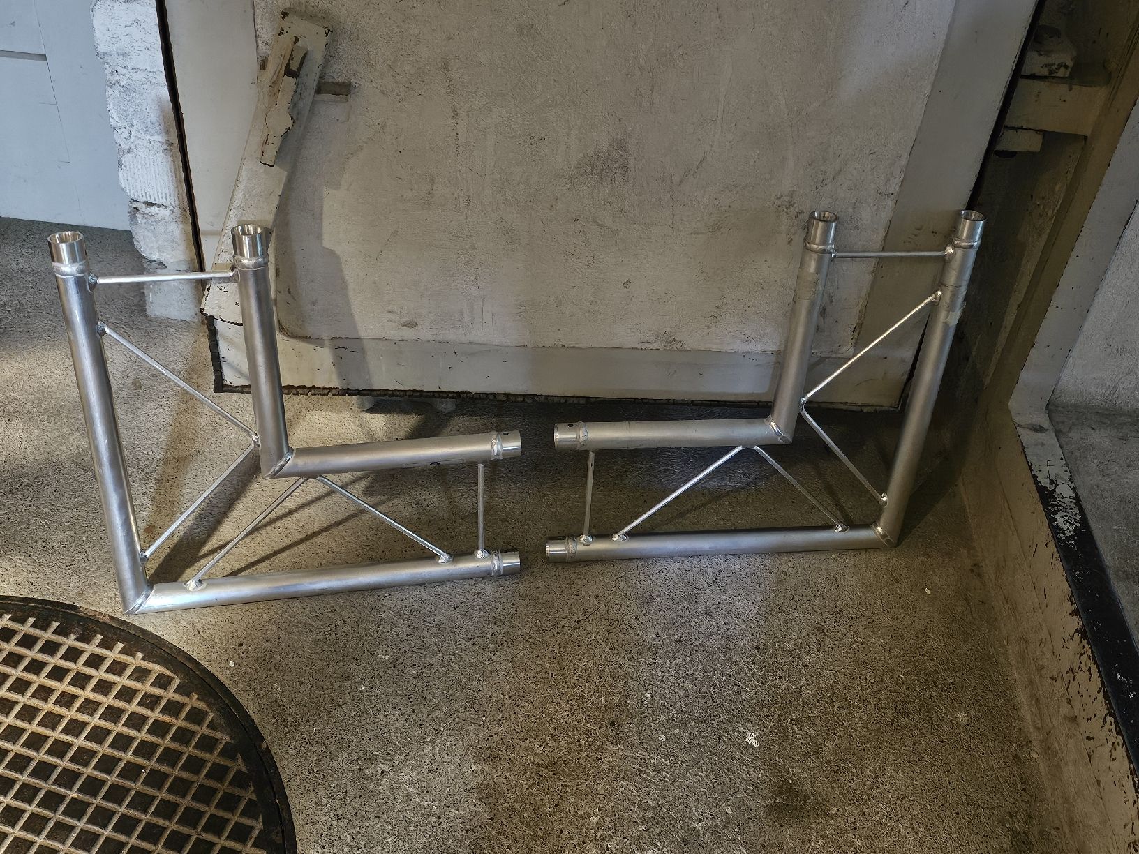 Tralicci: Global Truss FF22 Traversen-System - Top Zustand. – Usato da Ittigen venduto da goodsale01 2