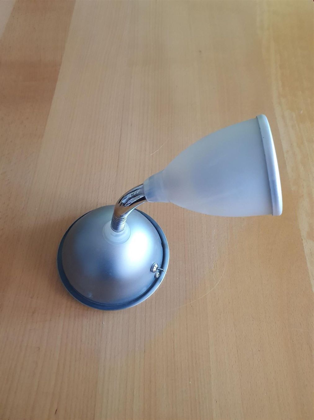 Lampade: IKEA Wandlampe Silber mit Wippschalter – Usato da Sempach Station venduto da SwissRolli