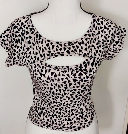 Sommerliches Shirt mit Muster, Grösse S, Top Zustand!