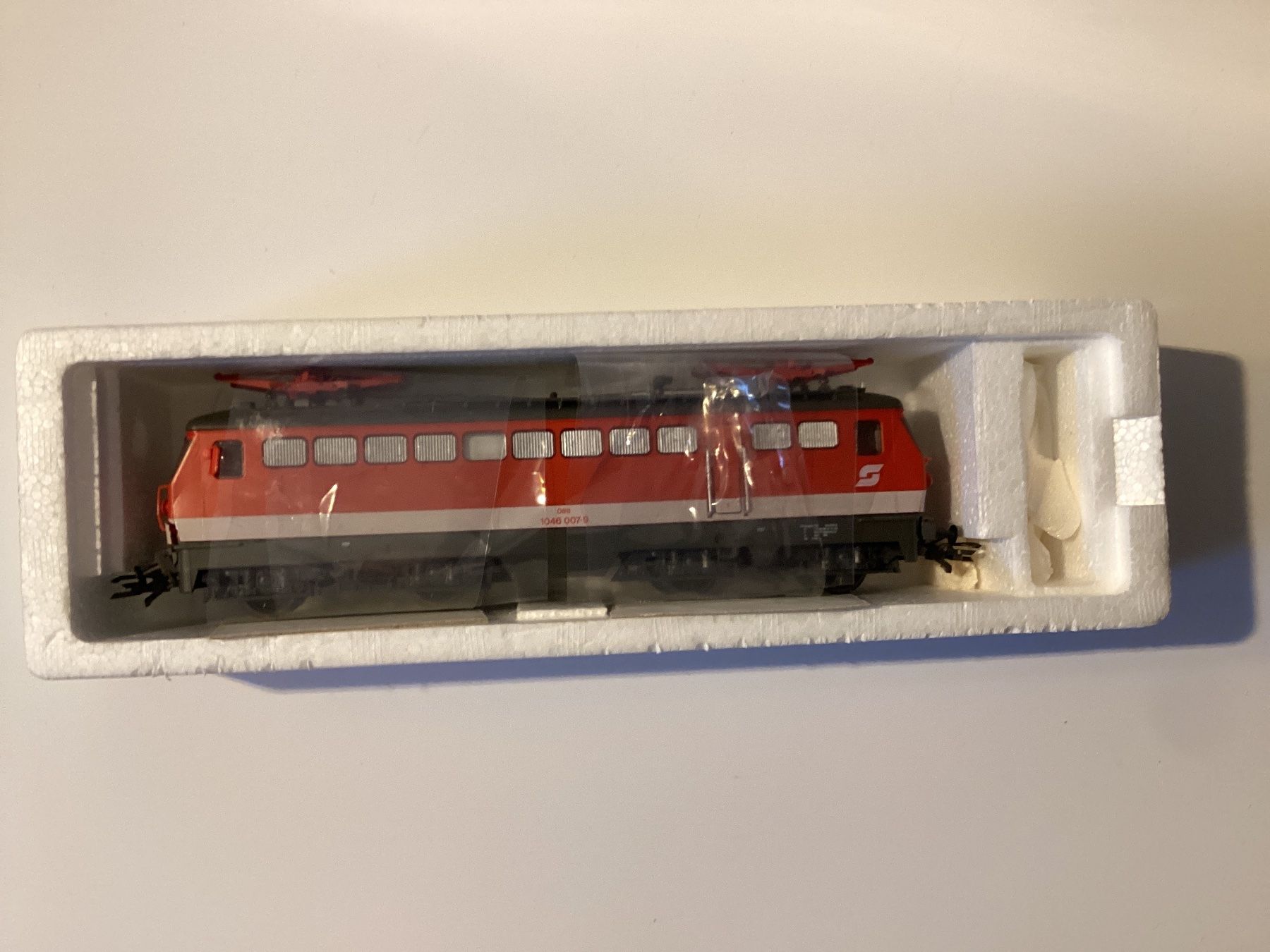 Kleinbahn Modelleisenbahnen: Klein Modellbahn ÖBB 1046.007 H0 1:87 BASTELWARE – Defekt aus Effretikon von simtek_de 5
