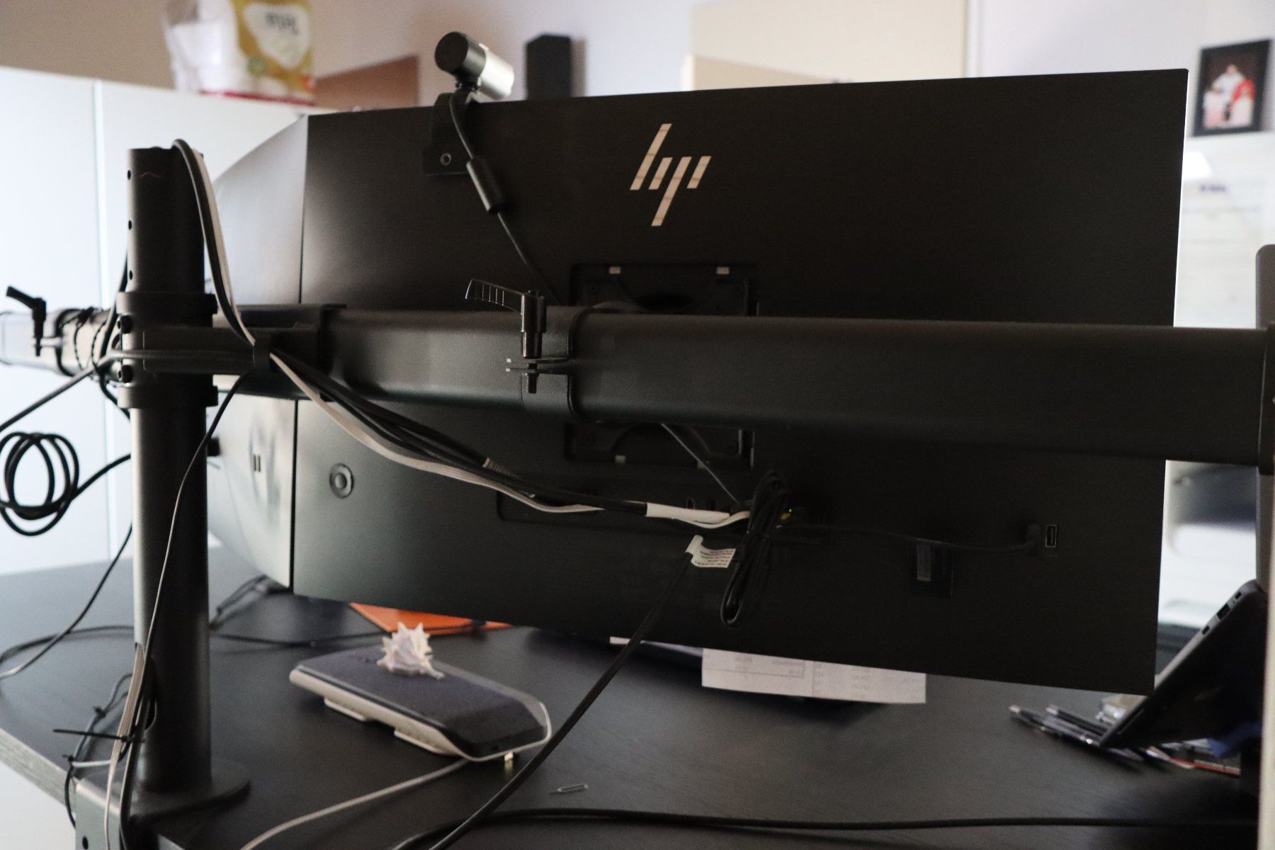 Hewlett Packard Monitor: Monitor Set - HP E27q G5 + E27q + Microsoft Webcam – Usato da Arth venduto da georg.goge 2