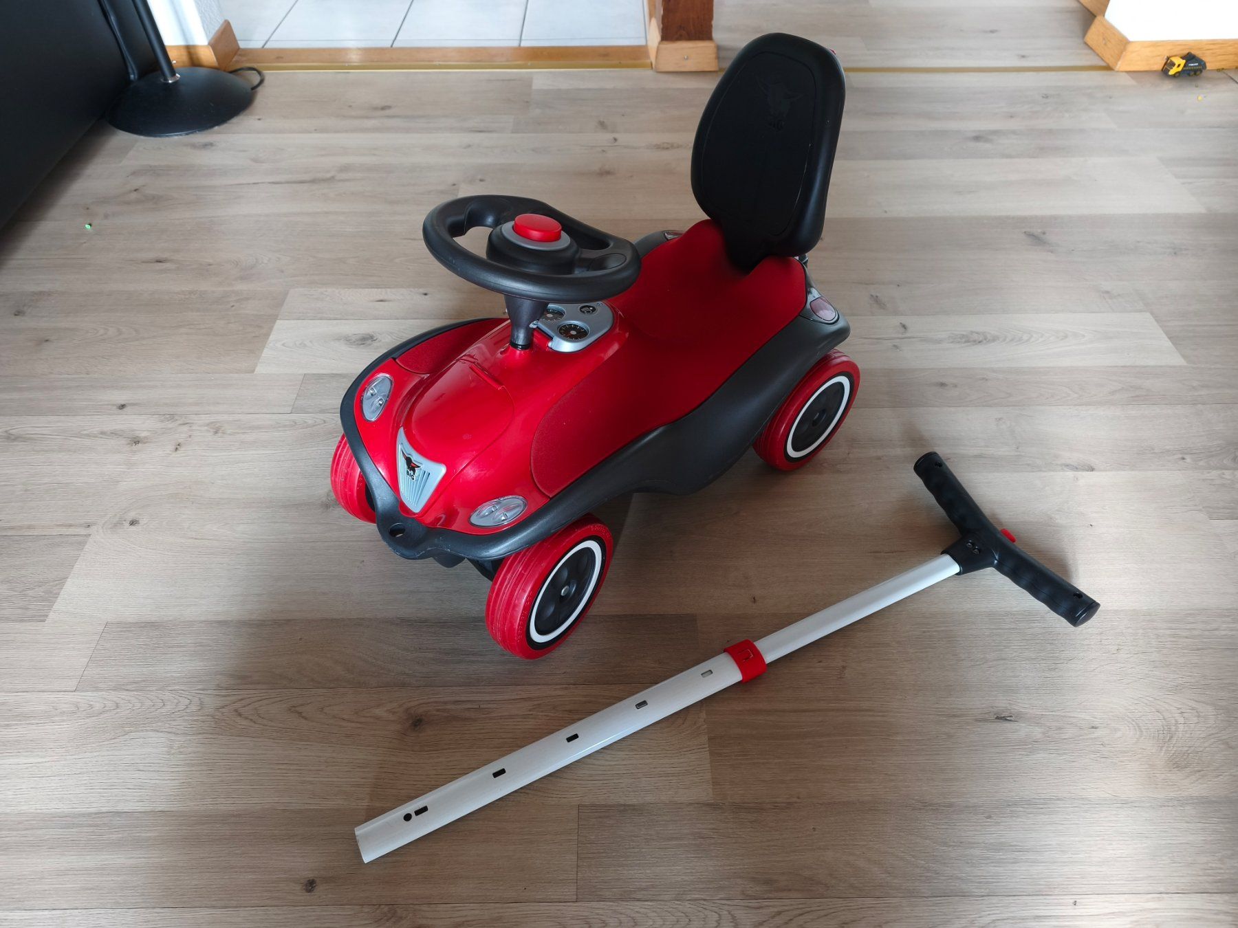 Big Fahrzeuge für Kinder: Big Bobbycar mit Licht und Sound – Gebraucht aus Meikirch von helping_hand