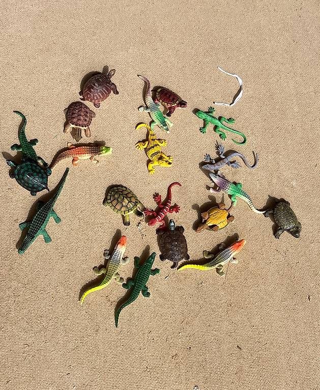 Jouets: Jouets reptiles  – D'occasion à Les Genevez JU par mat_9kr6