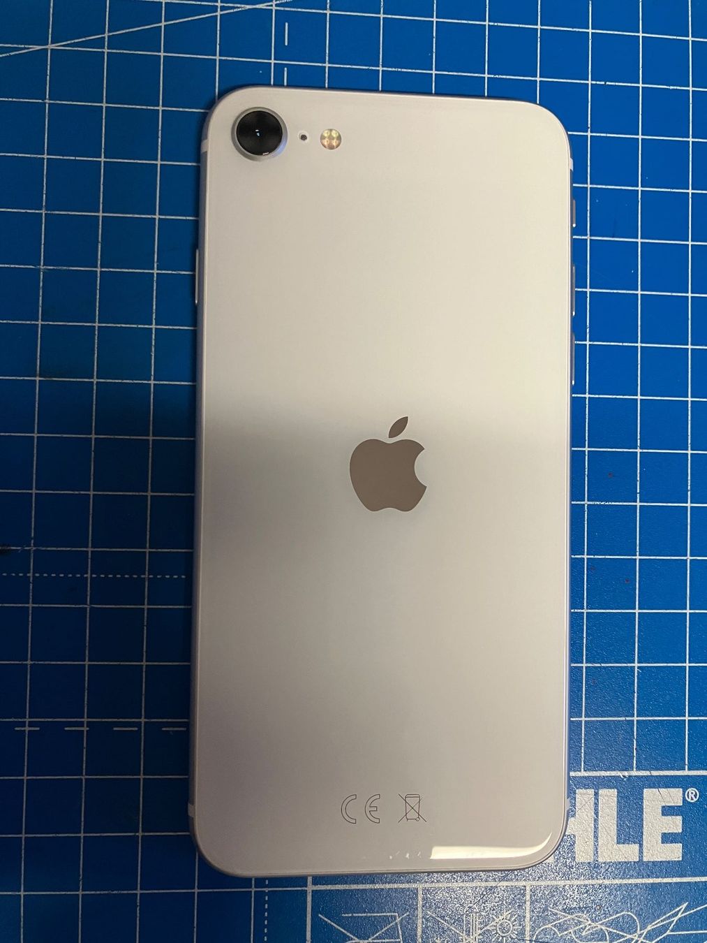Apple Handys / Smartphones: Iphone SE 2020 128GB weiss – Gebraucht aus Brunnen von Obw16 1