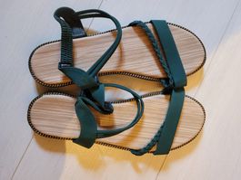 2 Paar Sommer-Sandalen neuwertig, Top Zustand
