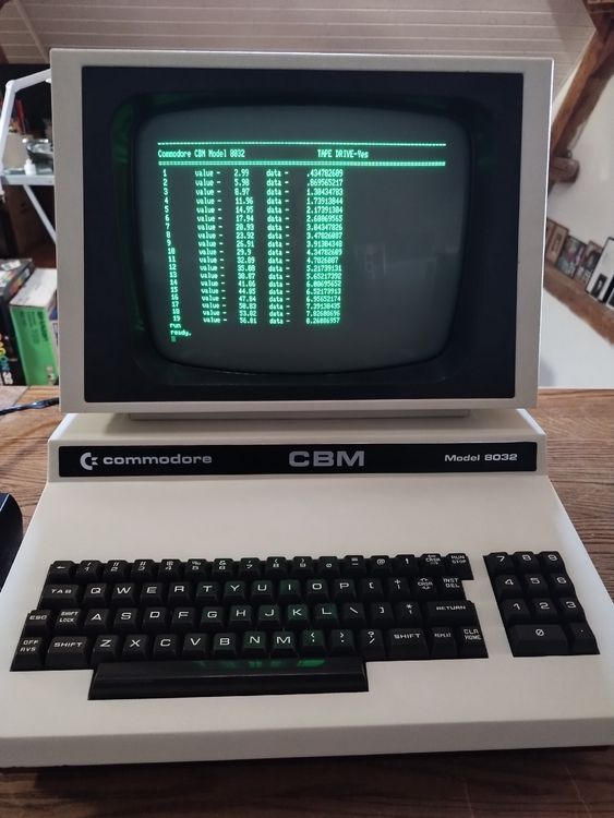 Commodore 8032 (Gebraucht) in Domdidier für CHF 295 – mit Lieferung auf ...