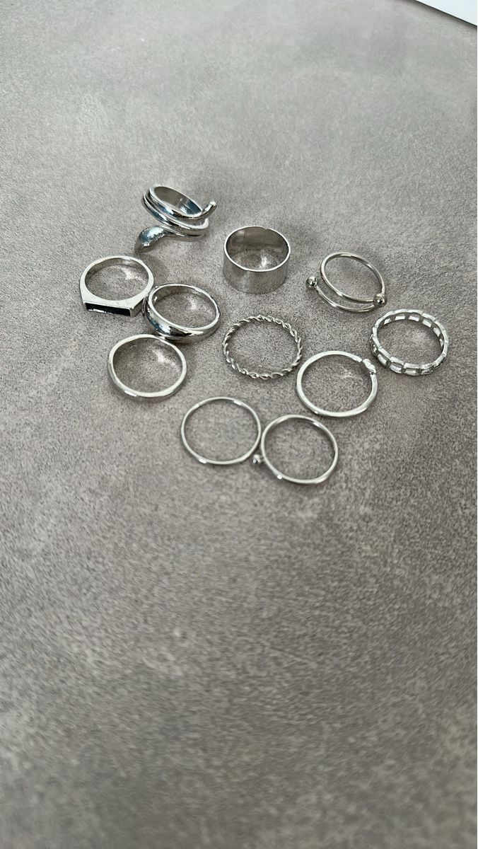 Ringe: 11 Ringe Set silberfarben guter Zustand – Neu (gemäss Beschreibung) aus Dietikon von vithya88