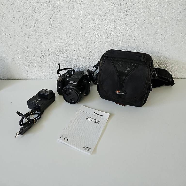 Fotocamera: Panasonic Lumix FZ45 Digitalkamera – Usato da Rotkreuz venduto da Kaffitanteli