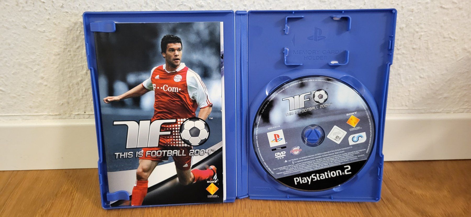 Sony Giochi: PS2 - This is Football 2004 – Usato da Münsingen venduto da DigitaleSpielecke 2