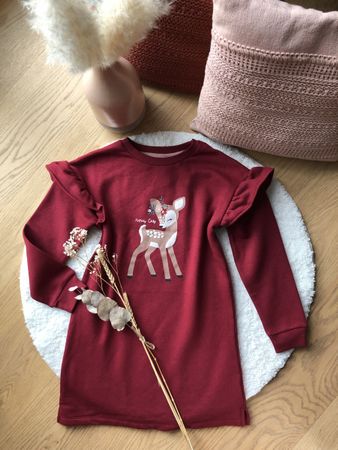 Mädchen Pulloverkleid rot Reh Motiv Gr. 134 NEUWERTIG 