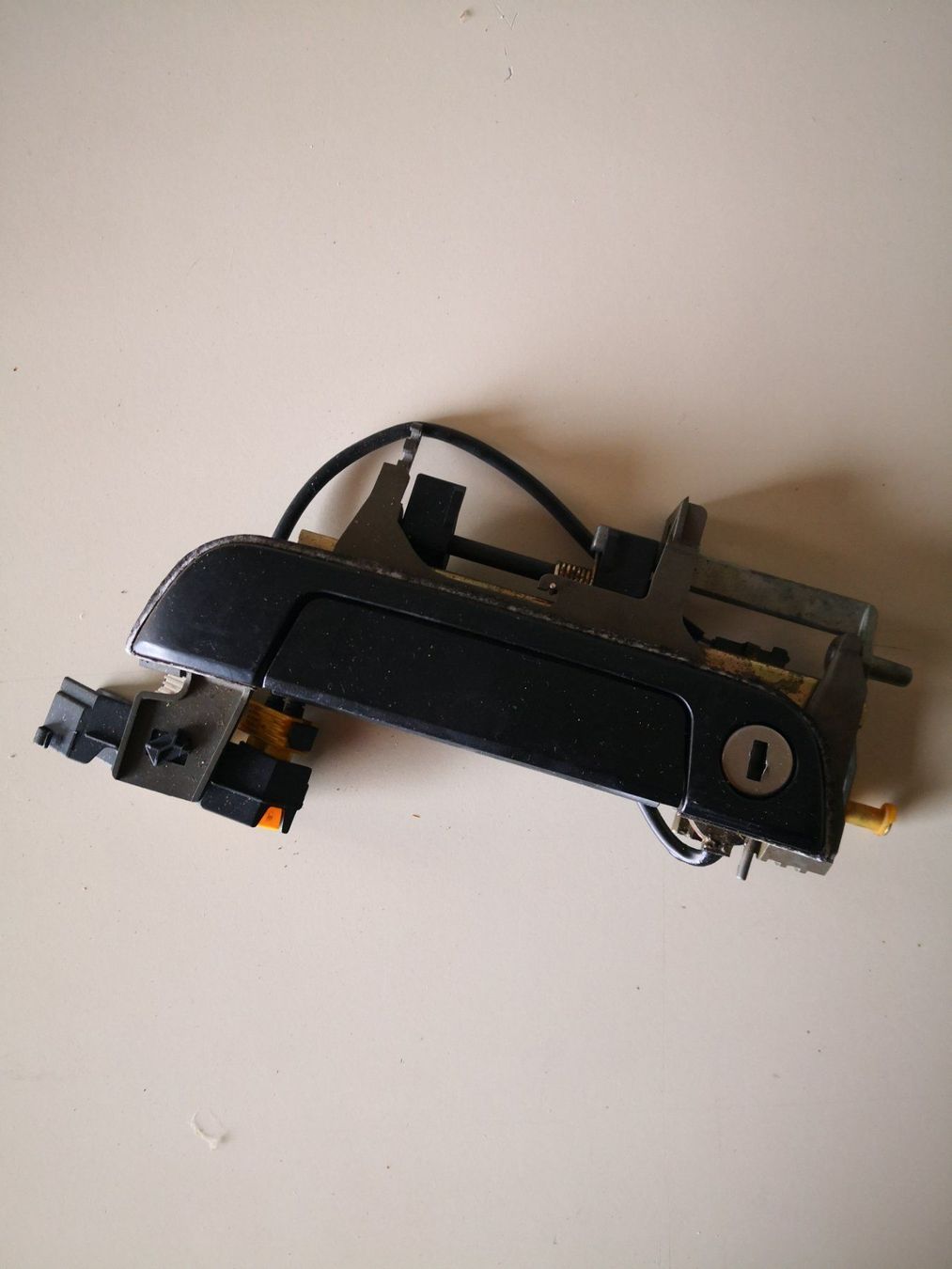 Alle Autoersatzteile: Poignée pour BMW E36 avec mécanisme – Gebraucht aus Engollon von Winters91