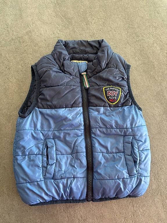 Altro abbigliamento per bambino: Gilet doudoune taille 86cm – Usato da Chapelle-s-Moudon venduto da vanesso