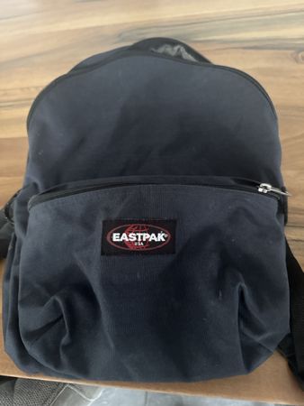 Eastpak Rucksack, gut erhalten, perfekt für den Sommer! 🎒