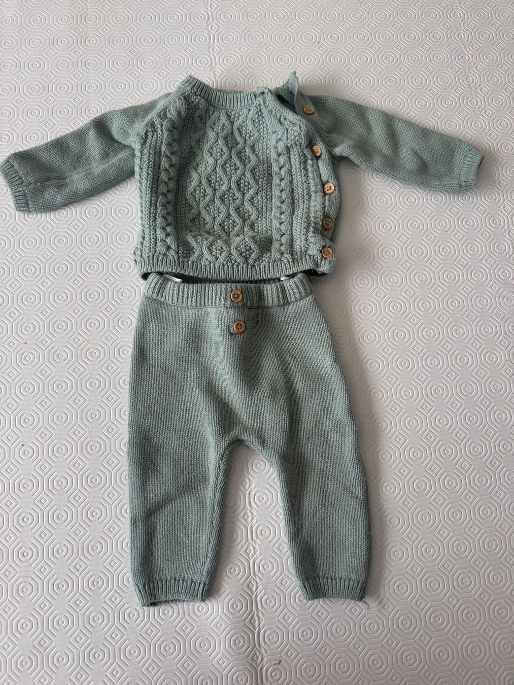 C&A Lotti & Set di vestiti: Baby Strickset Pullover Hose hellgrün neuwertig – Usato da Muttenz venduto da veroo8