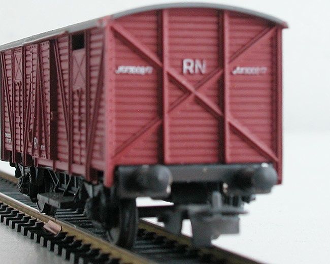 Modelleisenbahnen: Electrotren gedeckter Güterwagen der RN Spur H0 – Gebraucht aus Oberwil BL von Klang 2