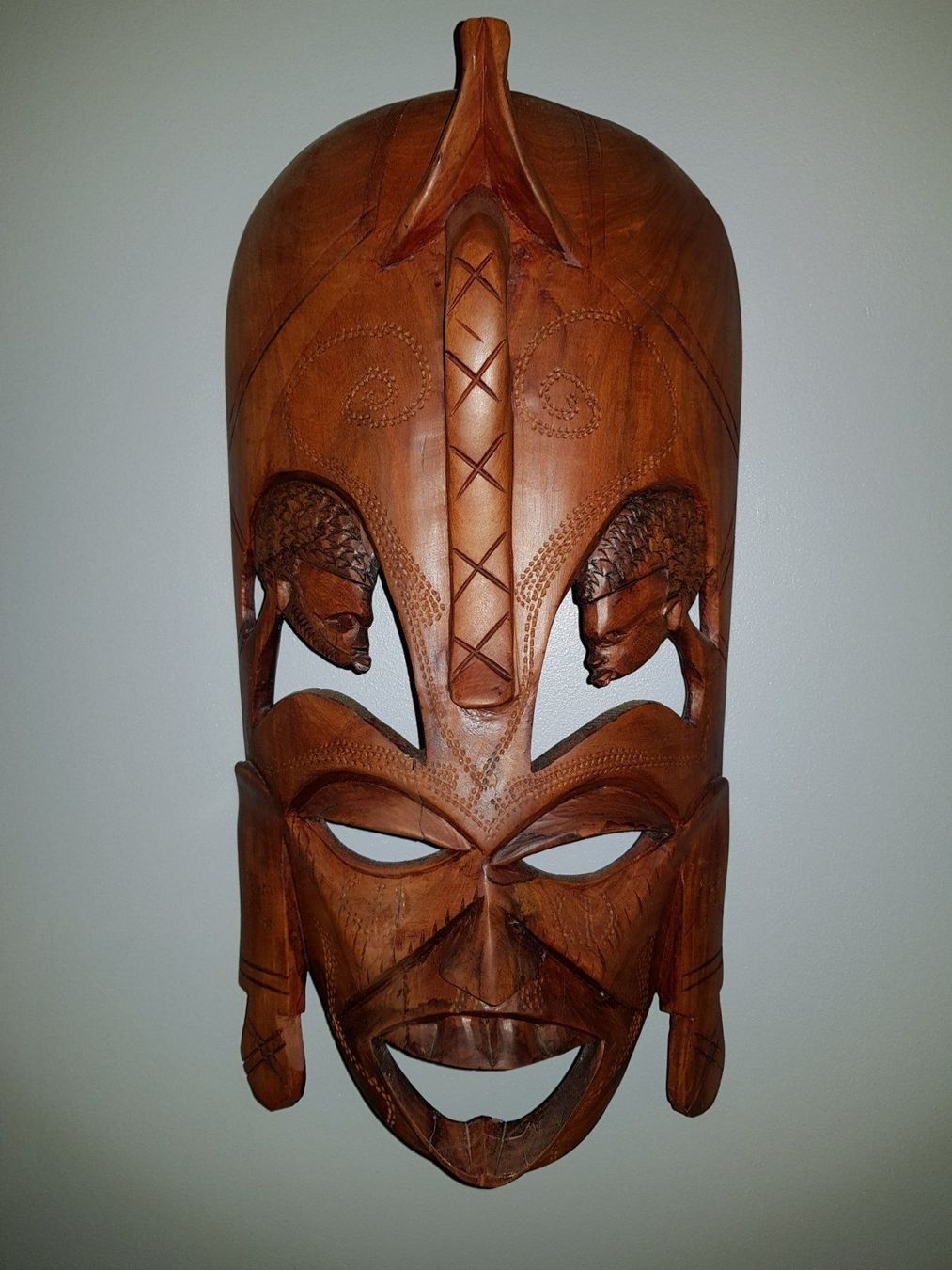 Arte internazionale: Masque africain  SAMBO Kenya 2002 – Usato da Cossonay-ville venduto da Super-Price-Quality