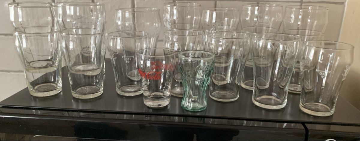Coca-Cola Bicchieri: Vintage Coca Cola Gläser, 22 tlg. – Usato da Egg b. Zürich venduto da ohtannenbaum 1