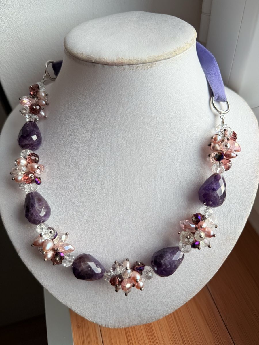 Catenine: Schöne Amethyst Kette mit Süsswasserperlen NEU – Nuovo e nell'imballaggio originale da Basel venduto da Chili007 1