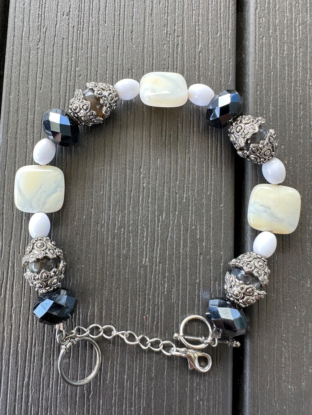 Armbänder & -reifen: Armband mit Steinen – Gebraucht aus Winterthur von AngiDi