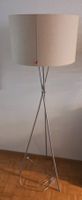 Elegante Designer Kaya Stehlampe mit Stoffschirm