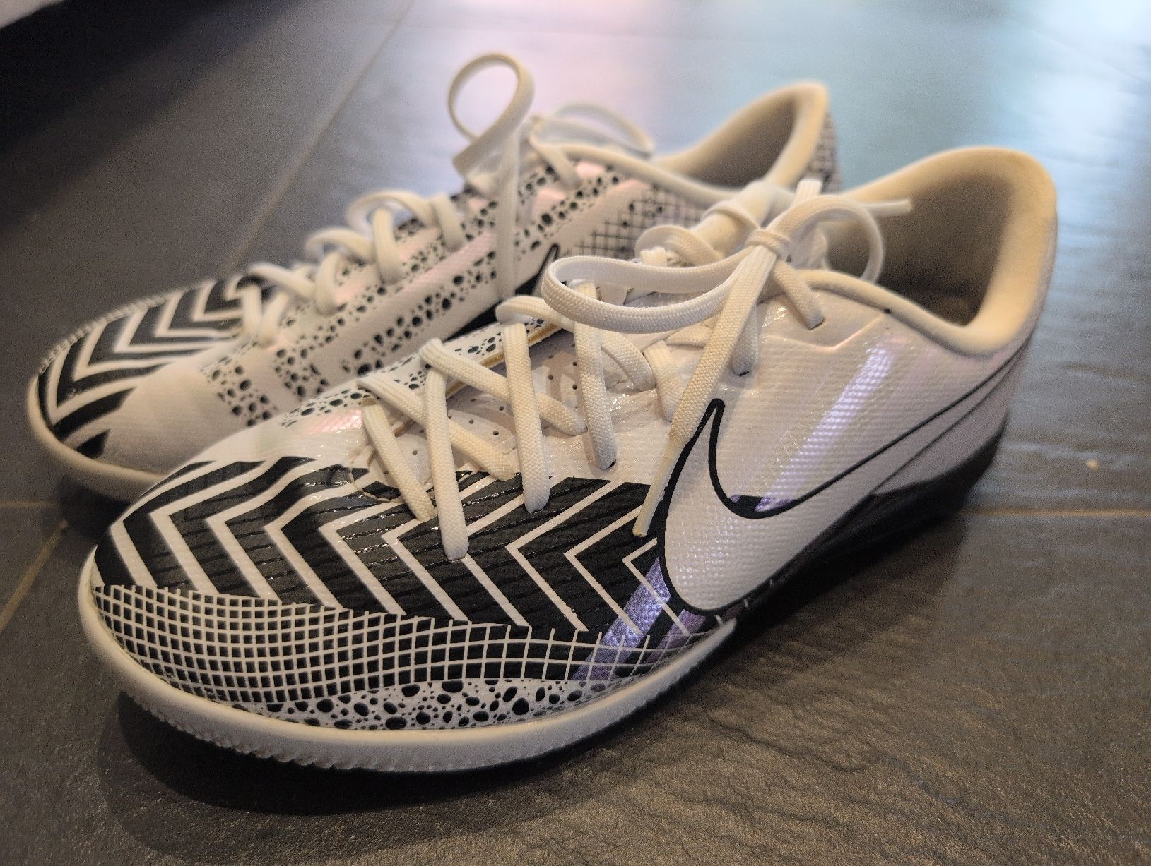 Nike Scarpe per ragazzi: Nike Turnschuhe Gr. 36 – Usato da Oberembrach venduto da Chanti83 2