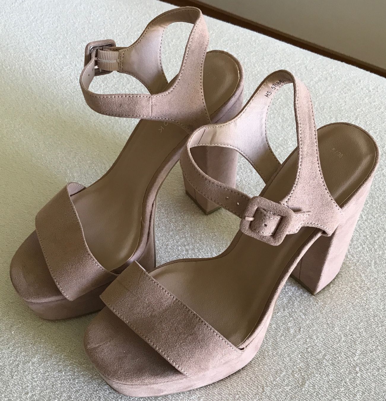Scarpe da donna: High Heel Sandaletten – Nuovo (secondo la descrizione) da Dietikon venduto da na_129 1