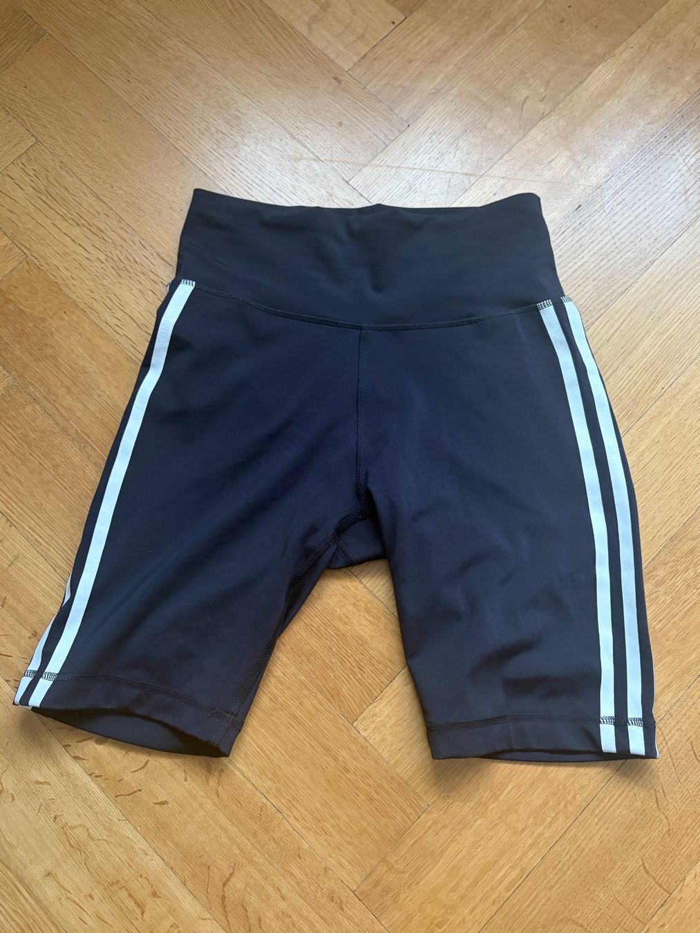 Adidas Leggings: Adidas Performance Climate Bike Shorts – Gebraucht aus Bern von sim_g75j