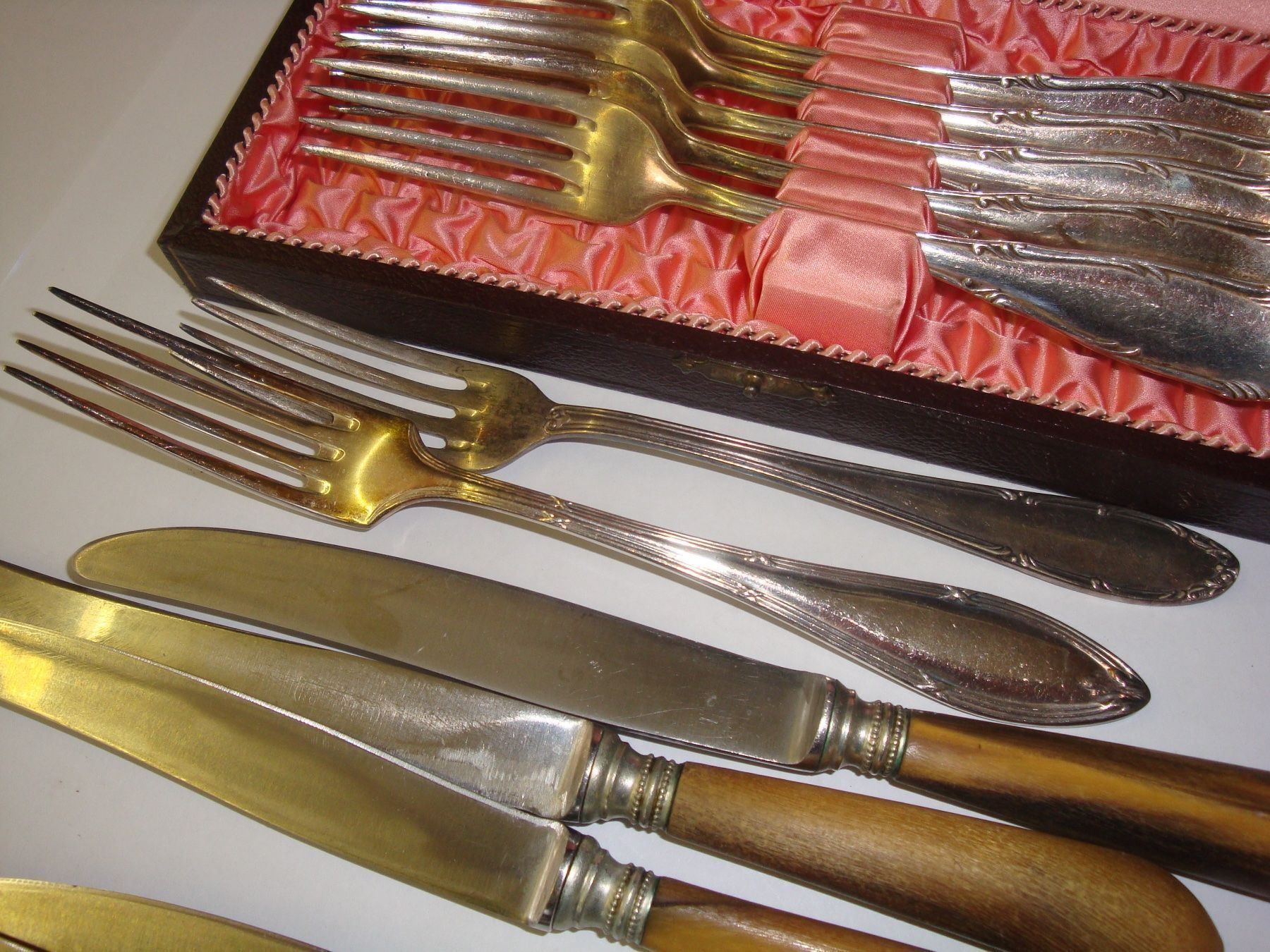Set di posate: 5 Essgabeln, plus 5 Essmesser – Usato da häusernmoos venduto da buc_8ftk 2