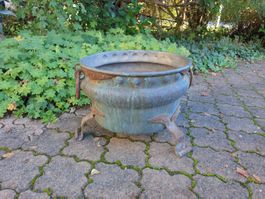Grosser Kupferkessel - Pflanzkübel